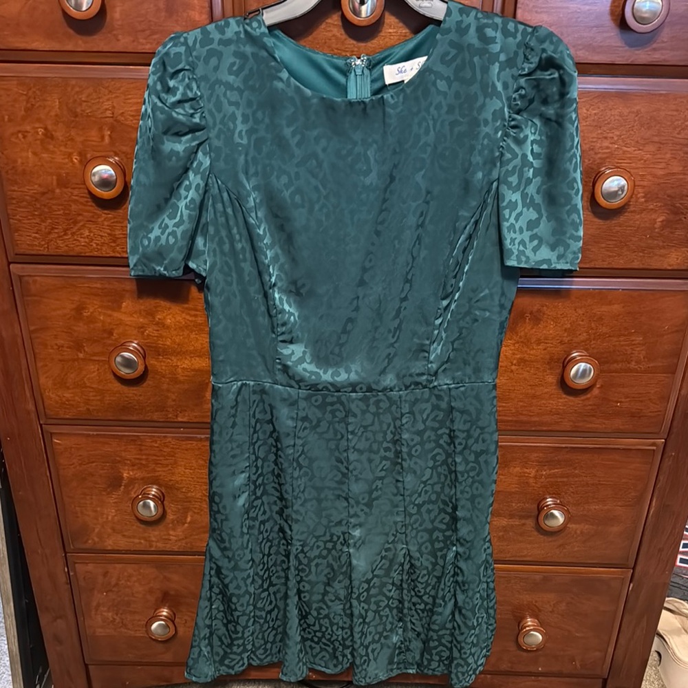 Elegant Green Leopard Print Dress